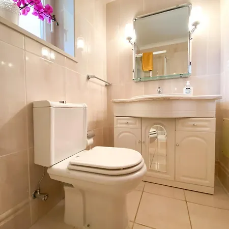House D Ana וילה לאגוּ‏ש