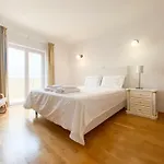 House D Ana Lagos