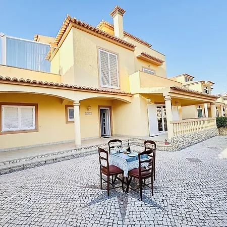 House D Ana